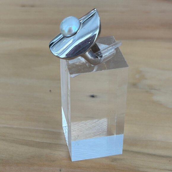 Sterling Silver & Freshwater White Pearl Sheild Style Ring Size 5 3/4 - Picture 3 of 9